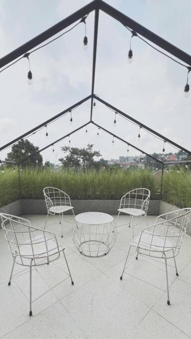Mimi Castle Full Ac 1200M2 Private Villa Dan Pool Parongpong Lembang Cihanjuang Exterior photo