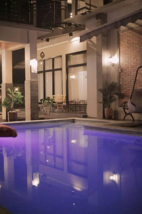 Mimi Castle Full Ac 1200M2 Private Villa Dan Pool Parongpong Lembang Cihanjuang Exterior photo