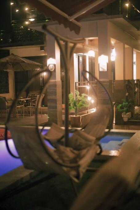 Mimi Castle Full Ac 1200M2 Private Villa Dan Pool Parongpong Lembang Cihanjuang Exterior photo